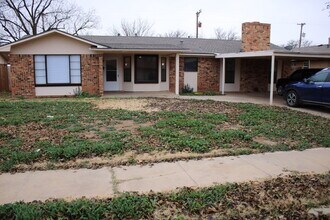Building Photo - Spacious Renovated Home