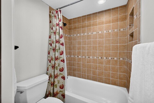 Building Photo - 2800 N Ocean Dr