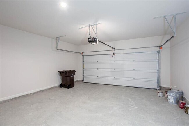 Building Photo - 61 Grv Spgs Ct