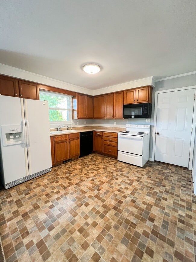 Building Photo - 2108 Barkley Dr