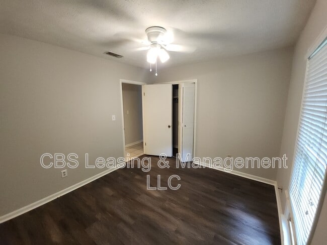 Building Photo - 5005 Hearthstone Dr