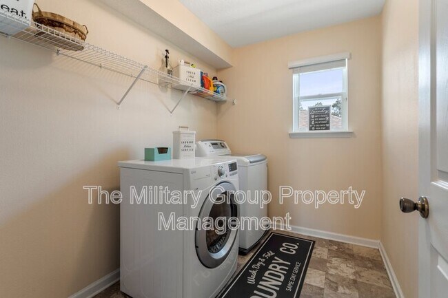 Building Photo - 2522 Lantana Ln