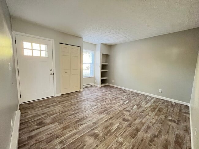 Primary Photo - 200 Forest Ln