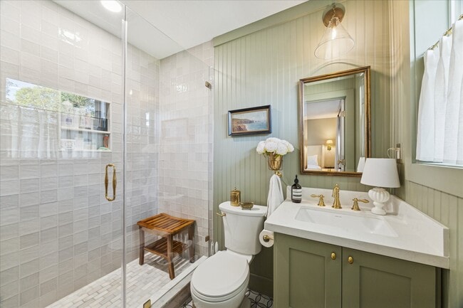 Building Photo - 5907 Hewitt Dr