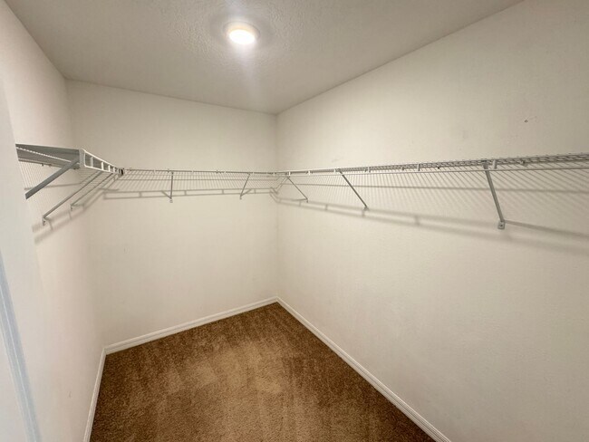 Building Photo - Your Dream Home Awaits in the Heart of Dav...