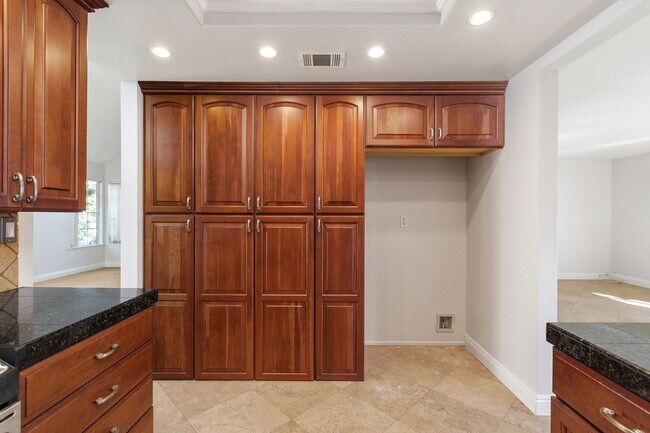 Building Photo - 30207 Silver Ridge Ct