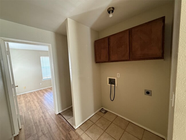 Building Photo - 4714 Oleander St