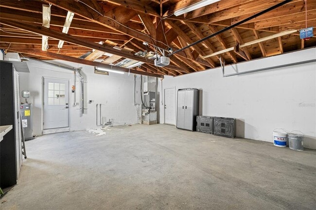 Building Photo - 16009 6th St E