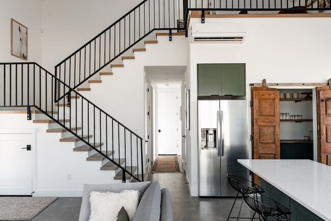 Building Photo - 2387 2500 E