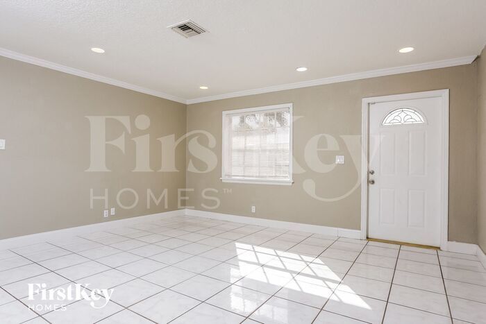 Building Photo - 7209 SW 3rd Ct