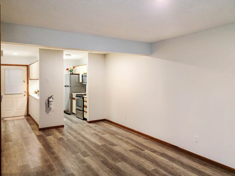 Building Photo - 429 6th Ave
