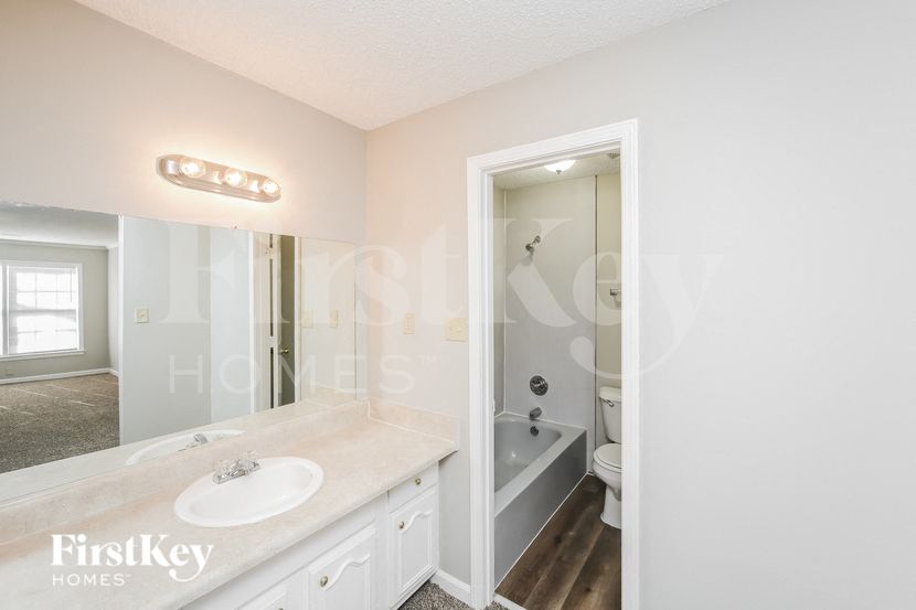 Building Photo - 6734 Amersham Dr