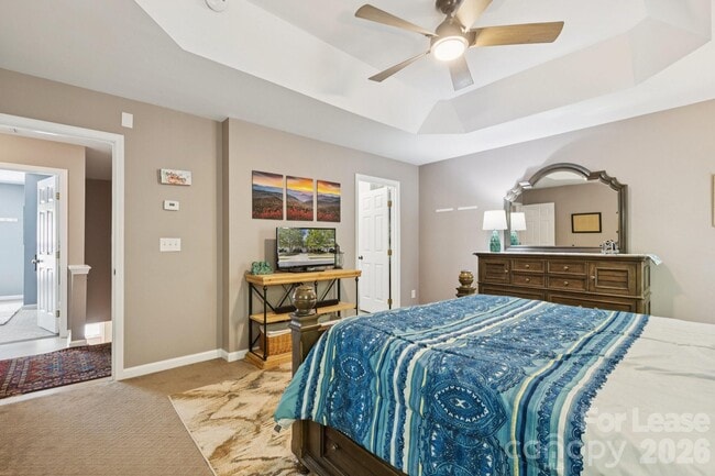 Building Photo - 6037 Queens Walk Ct