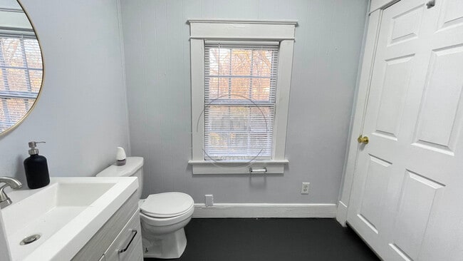 Building Photo - 1341 Meridian St