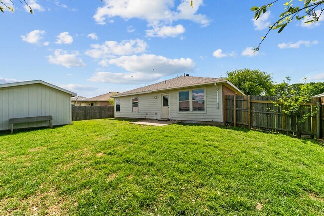 Building Photo - 1311 Wenatchee Dr