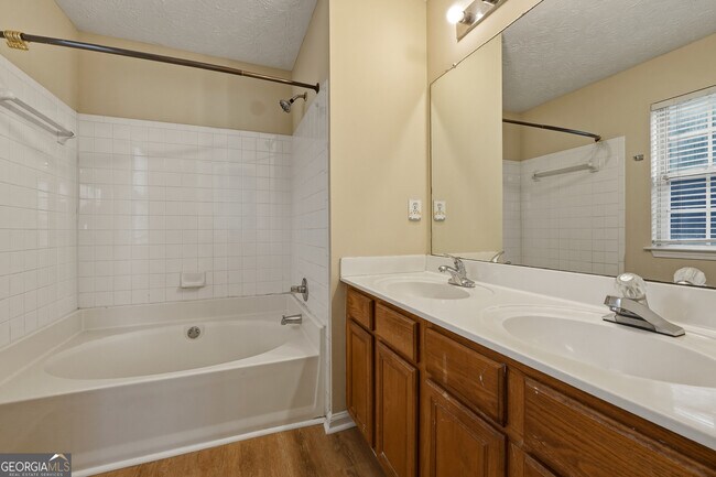 Building Photo - 1242 Vintage Pointe Dr