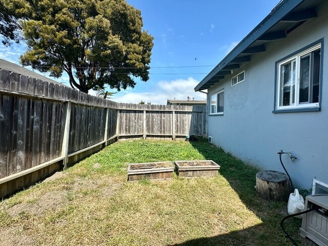 Building Photo - 2565 Wyatt Ln