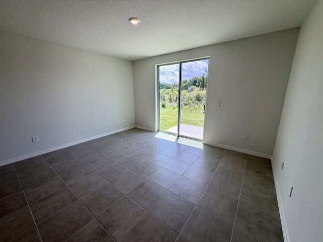 Building Photo - 1483 Brekey Wy
