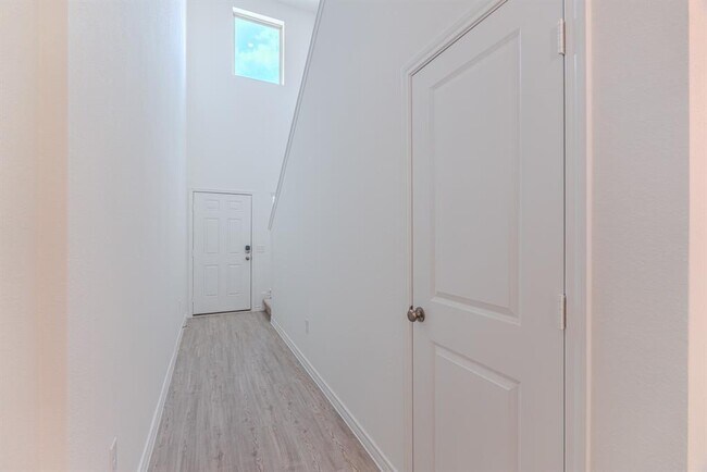 Building Photo - 15178 Cyn Rpds Rd