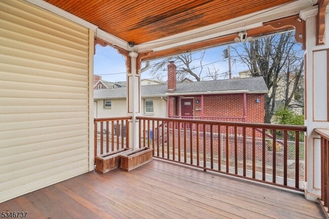 Building Photo - 44 Elm St