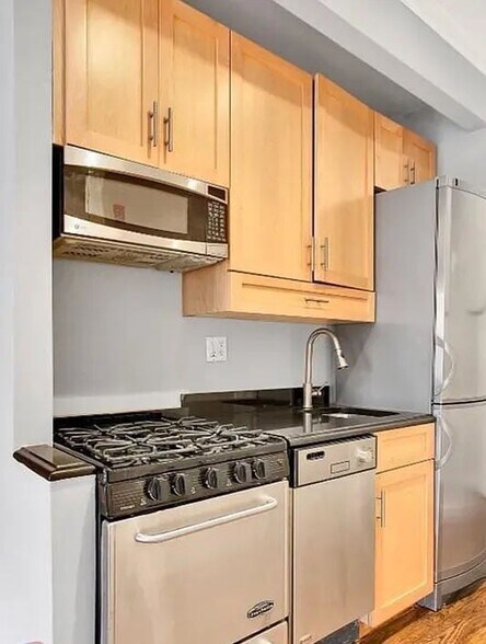 Building Photo - 40 Avenue B