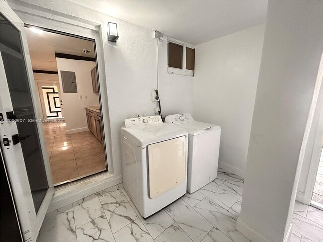 Building Photo - 1354 NW 69th St