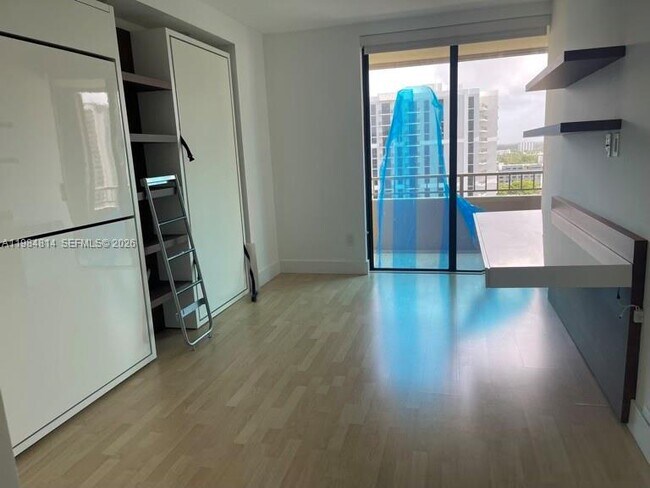 Building Photo - 11113 Biscayne Blvd