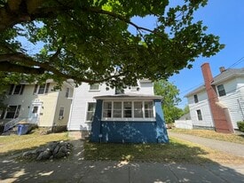 Building Photo - 815 Henry Ave SE