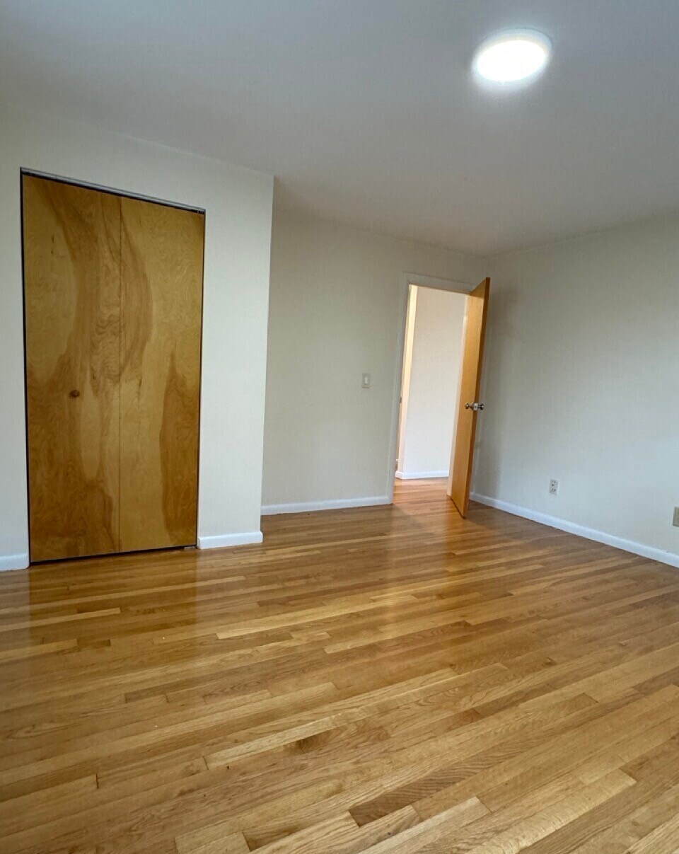 Building Photo - 94 Babcock St