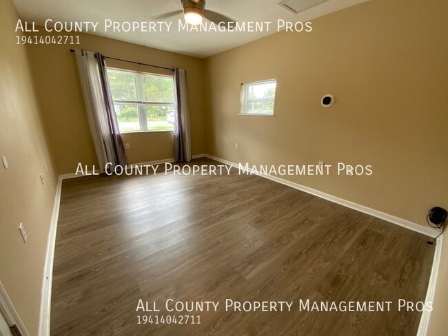 Building Photo - 811 33rd St Ct W