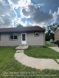 Building Photo - 487 Whispering Hills Dr