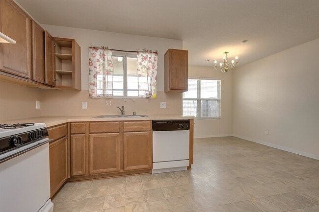 Building Photo - 3619 Apple Dale Dr