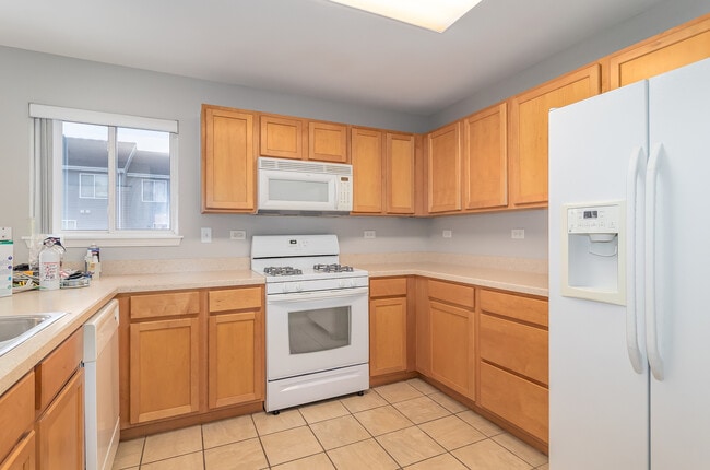 Building Photo - 520 Lincoln Station Dr