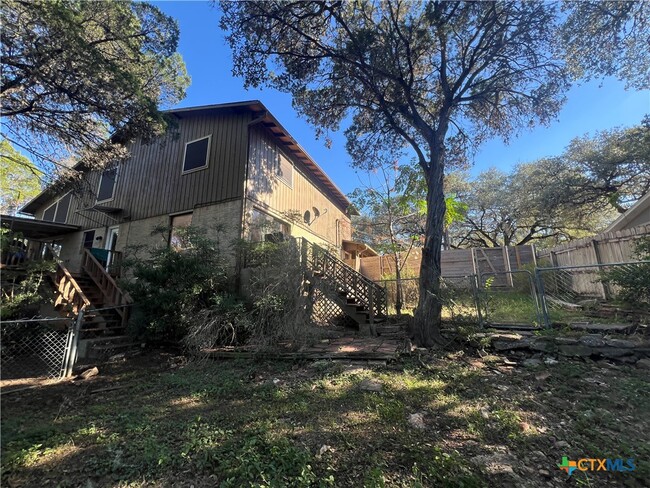 Building Photo - 960 Canyon Dr