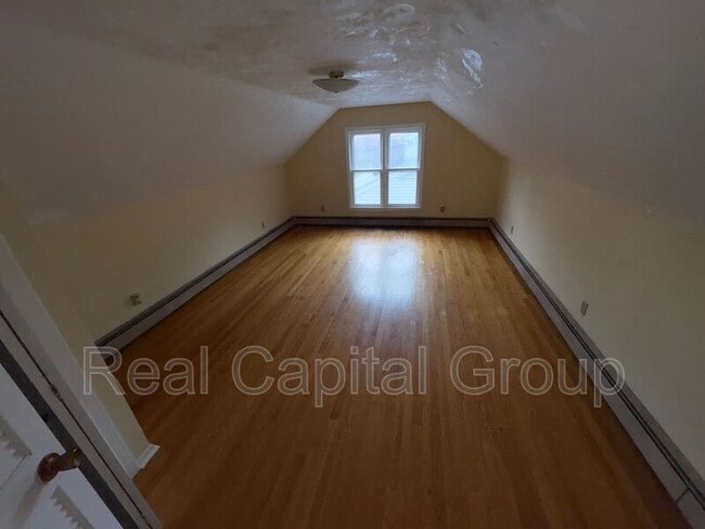 Building Photo - 38 Glenwood St