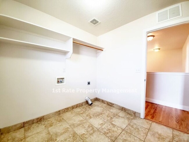 Building Photo - 11550 W Tahiti St