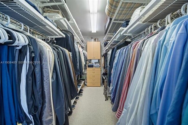 Building Photo - 799 Crandon Blvd