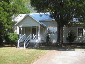 Building Photo - 2101 3rd Pl S