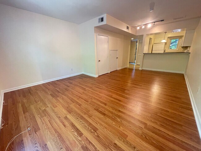 Building Photo - Walk to Campus from Chancellor Square!  Up...