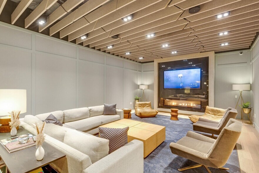 Primary Photo - 68 W 37th St