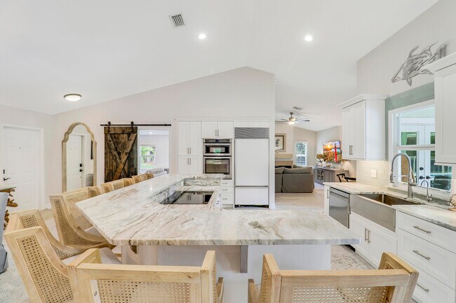 Building Photo - 15866 Alexander Run