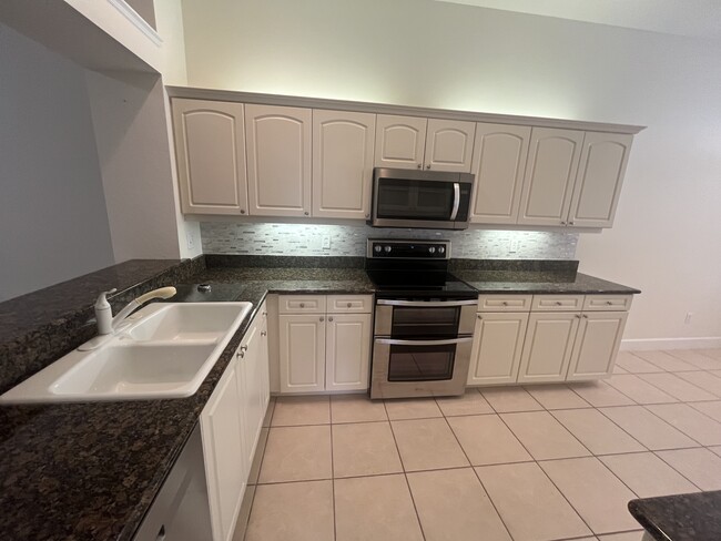 Building Photo - 1436 Carlow Cir