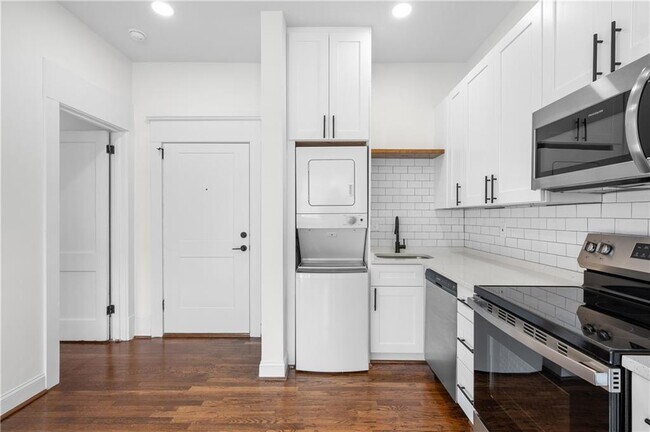 Building Photo - 360 Ponce De Leon Ave NE