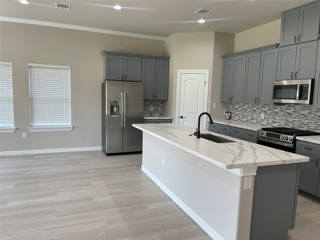 Building Photo - 9647 Champion Heavens Dr