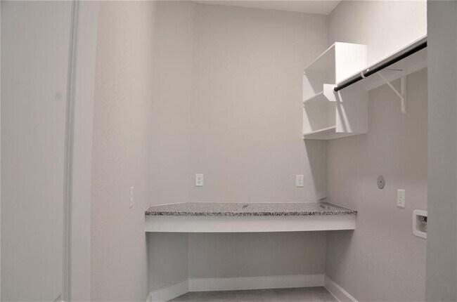 Building Photo - 23834 Pullin Market Dr