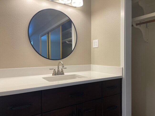 Building Photo - 4579 N Wisteria Pl
