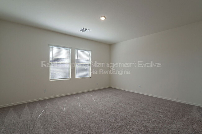 Building Photo - 6450 W Magdalena Ln