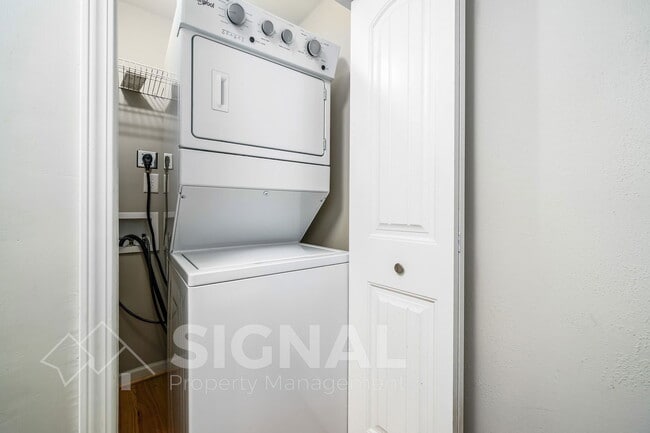 Building Photo - 4111 4th Ave S