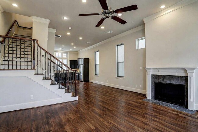 Building Photo - 10912 Wrenwood Park