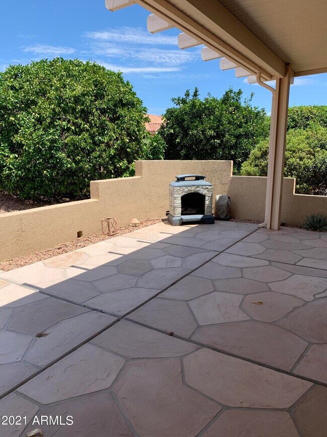 Building Photo - 15136 W Corral Dr